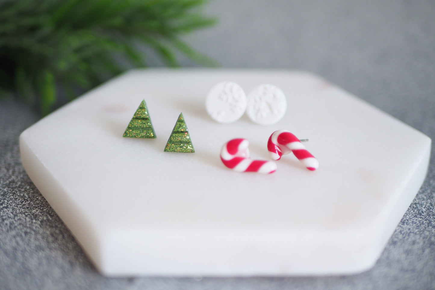 Mini Ohrstecker Set: dreierlei handgemachte Ohrringe für den Winter und Weihnachten aus Polymerton, weihnachtlicher festlicher Schmuck
