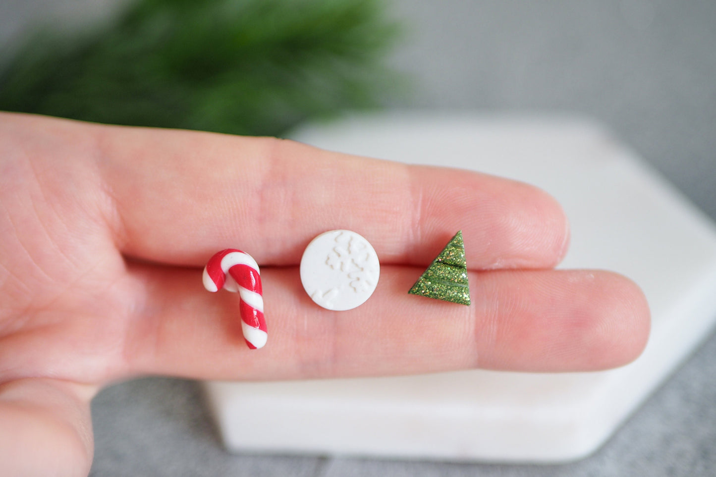 Mini Ohrstecker Set: dreierlei handgemachte Ohrringe für den Winter und Weihnachten aus Polymerton, weihnachtlicher festlicher Schmuck