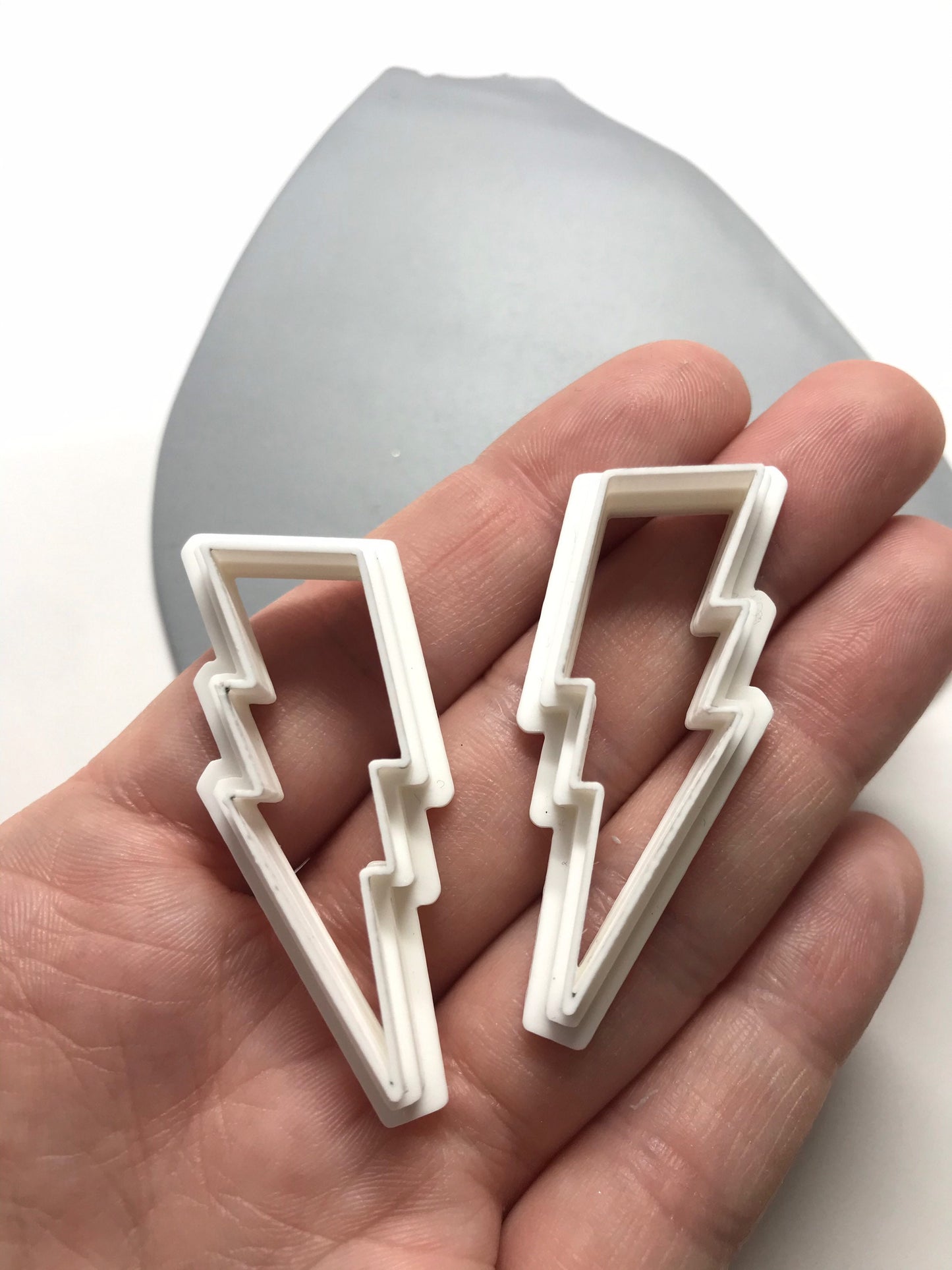 2er Set Ausstecher für Modelliermasse, Blitz Set mit zwei Cuttern, Blitze Formen Werkzeug für Schmuckherstellung mit Fimo und Co.