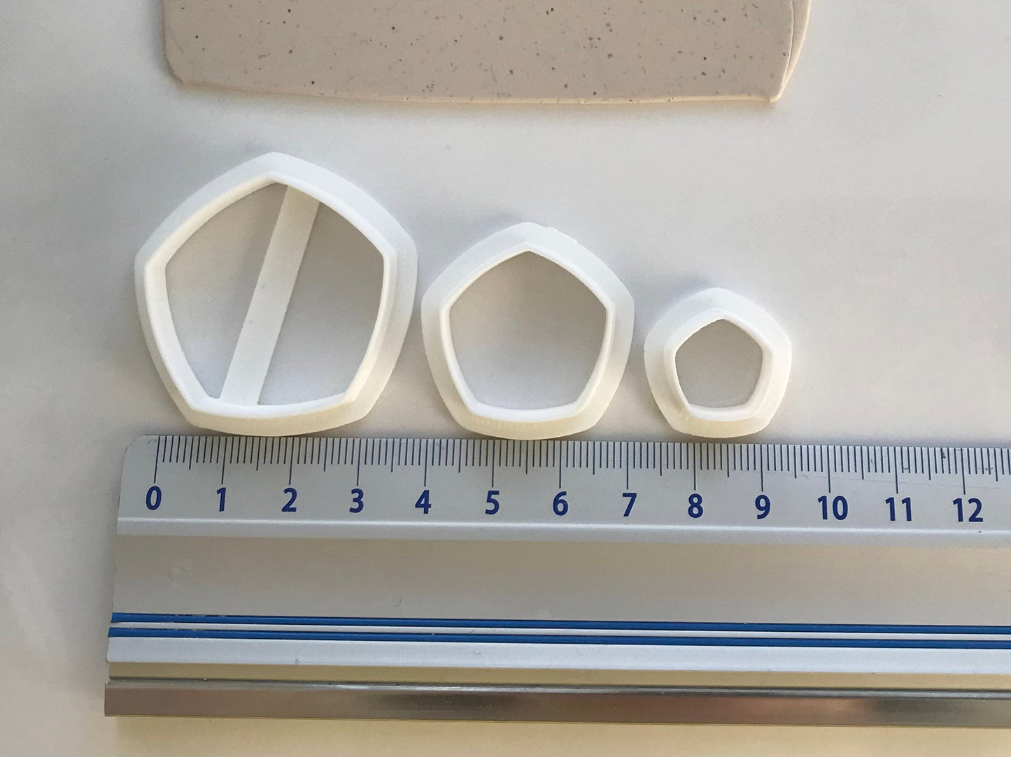 Fünfeckige Ausstecher für Modelliermasse, Cutter in Wunschgröße, dicke Fünfecke, Werkzeug für Schmuckherstellung mit Fimo und Co.