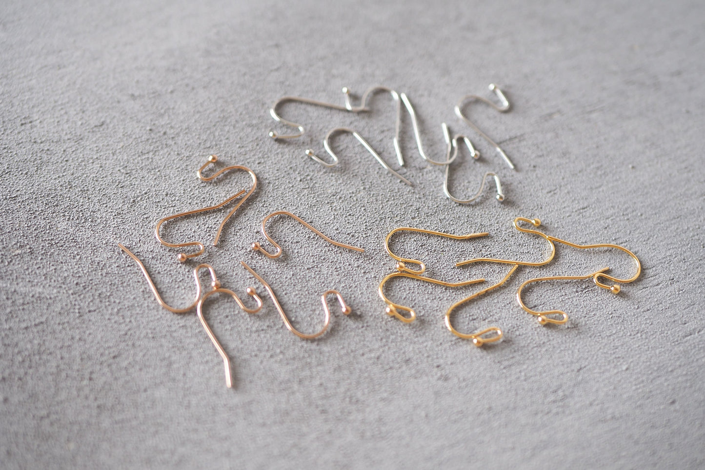 10 Paar Ohrhaken zum Biegen, minimalistisch und schlicht in Gold, Silber oder Roségold, Schmuckzubehör