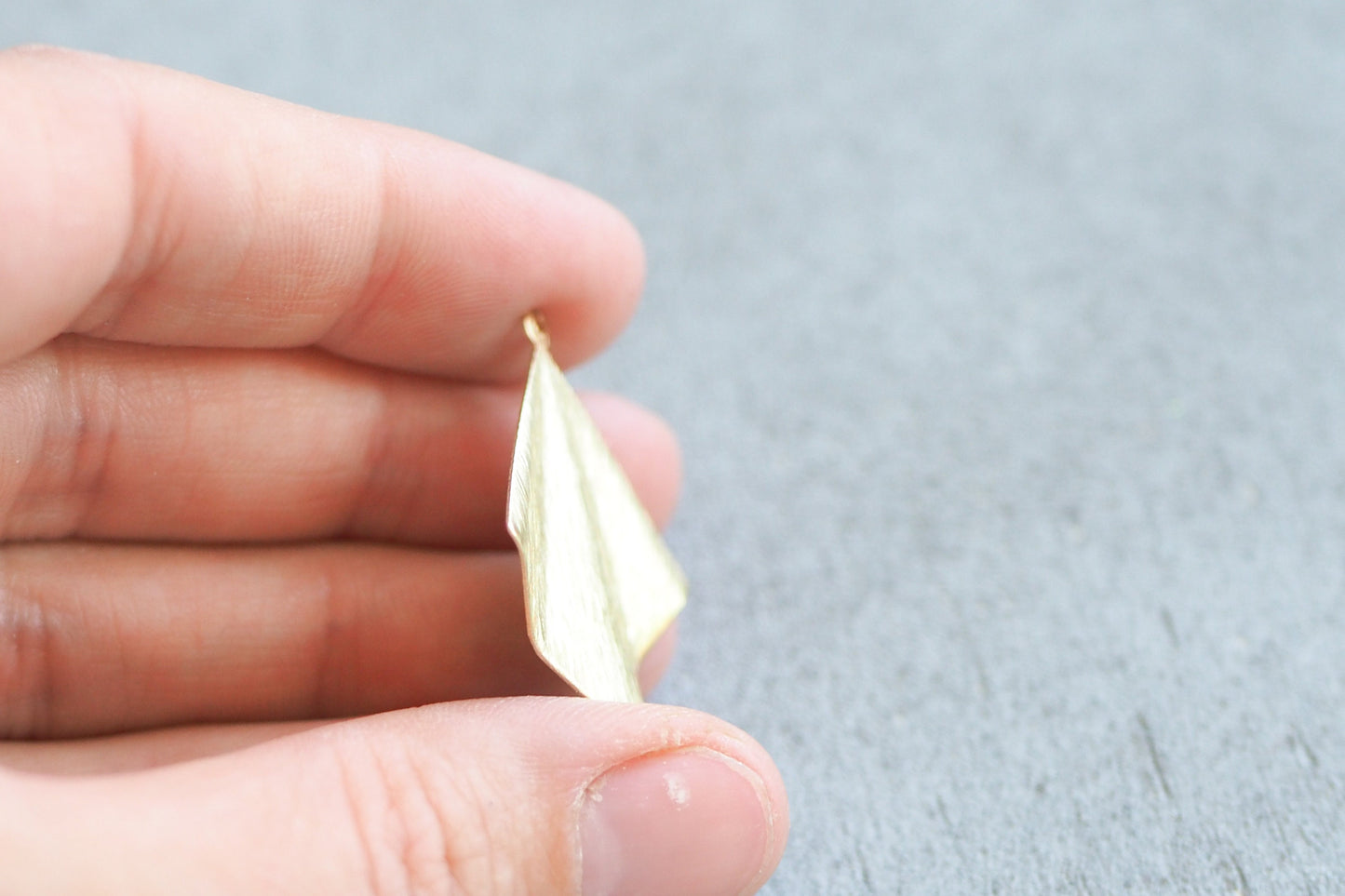10 Anhänger in Fächerform, gebürstetes Messing, 18 Karat vergoldet ,platiniert, Gold Platin, geometrisch gefaltet, Schmuckzubehör