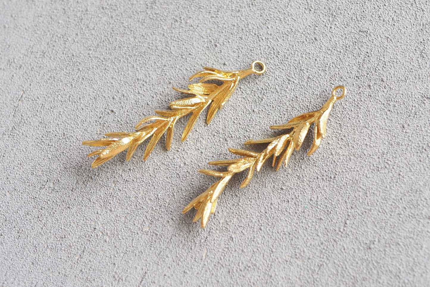 4 große Zweige aus Messing 4,3cm gold, Anhänger Blätter Blatt, Schmuckzubehör