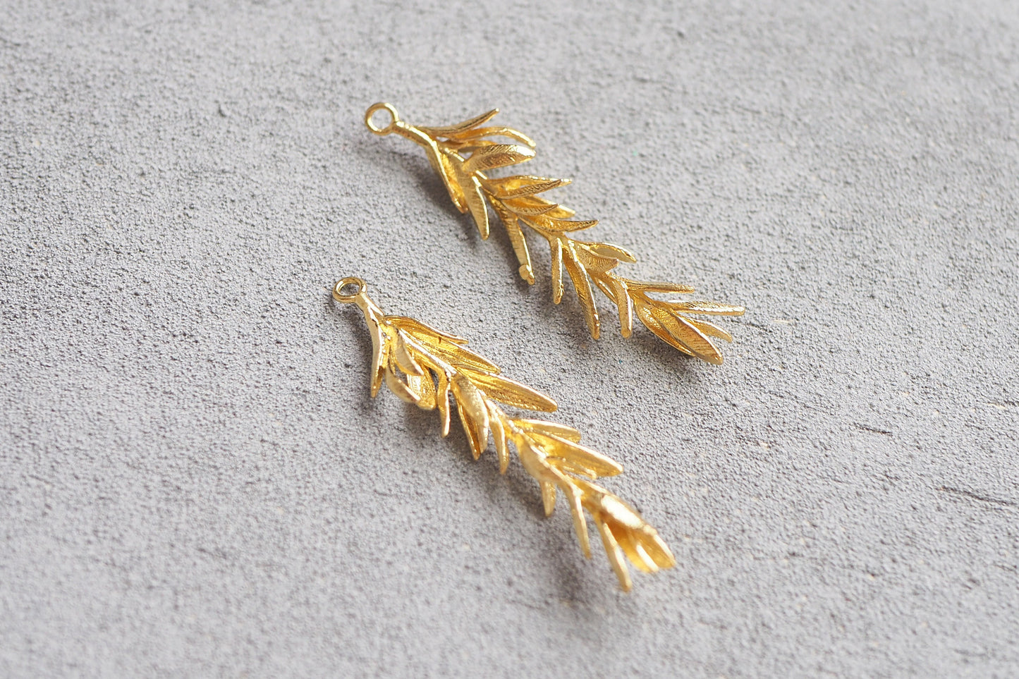 4 große Zweige aus Messing 4,3cm gold, Anhänger Blätter Blatt, Schmuckzubehör