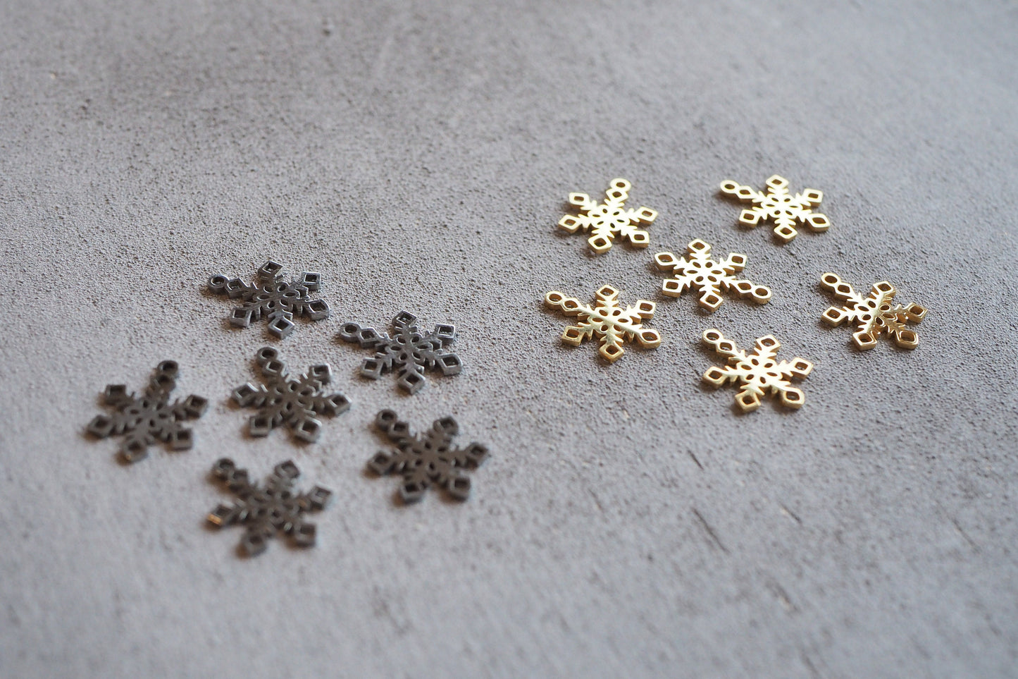 10 Schneeflocken Anhänger aus Edelstahl, 17mm x 13mm, Gold oder Silber, Schmuckzubehör, Winter Schnee winterlich Weihnachten