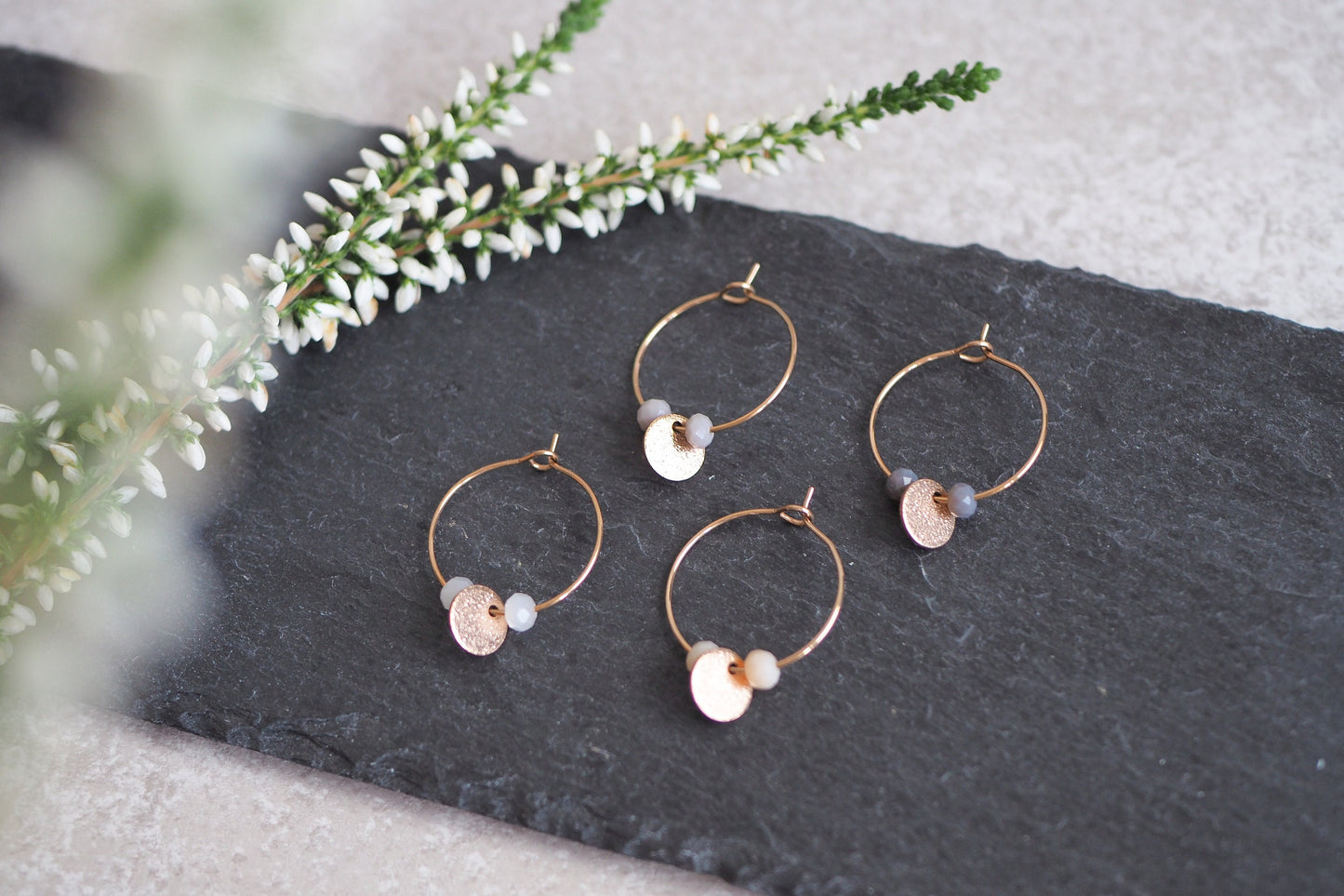 Creolen mit Plättchen Anhänger und Glasschliffperlen, Roségold, verschiedenen Farben, schlicht reduziert modern minimalistisch Yoga