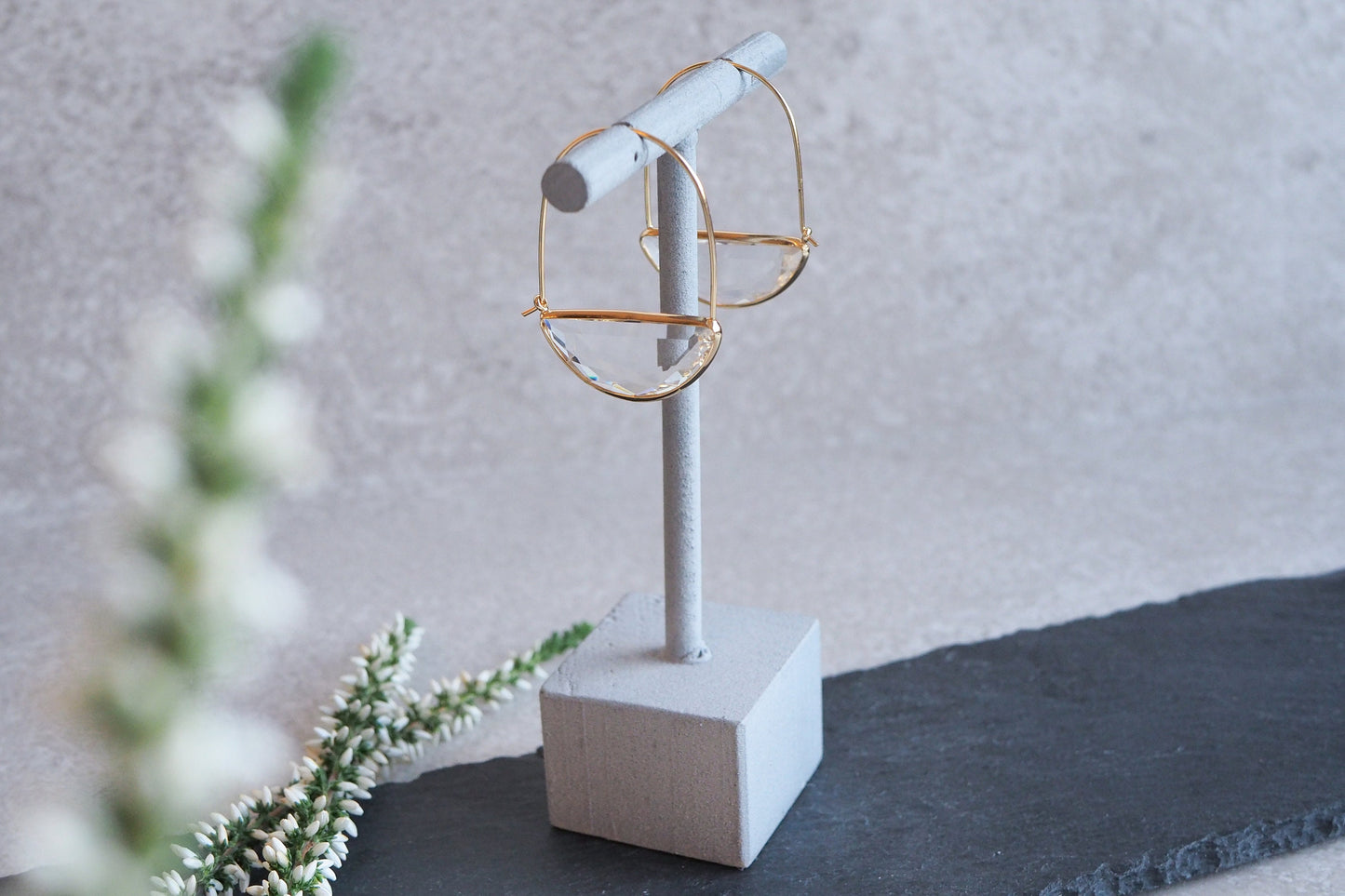 Große Ohrringe mit Glasschliff-Element, echt vergoldet, Smaragdgrün oder Transparent, schlicht reduziert modern minimalistisch