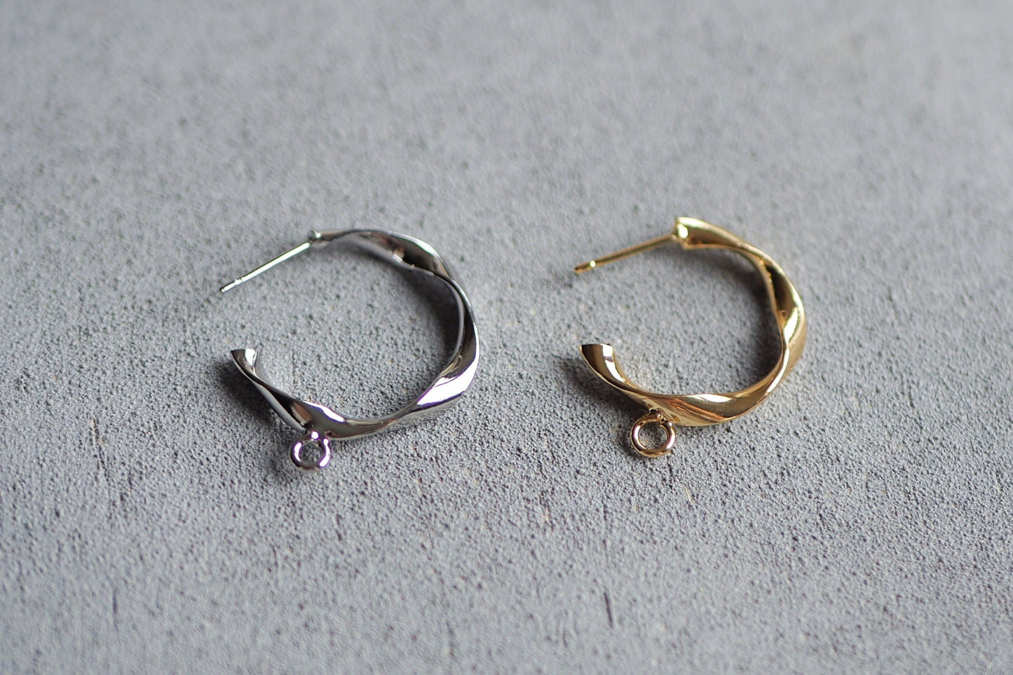 3 Paar Ohrstecker 22x18mm, gedrehte Halb-Kreolen echt vergoldet bzw. platiniert, Oval Ring gedreht, Schmuckzubehör