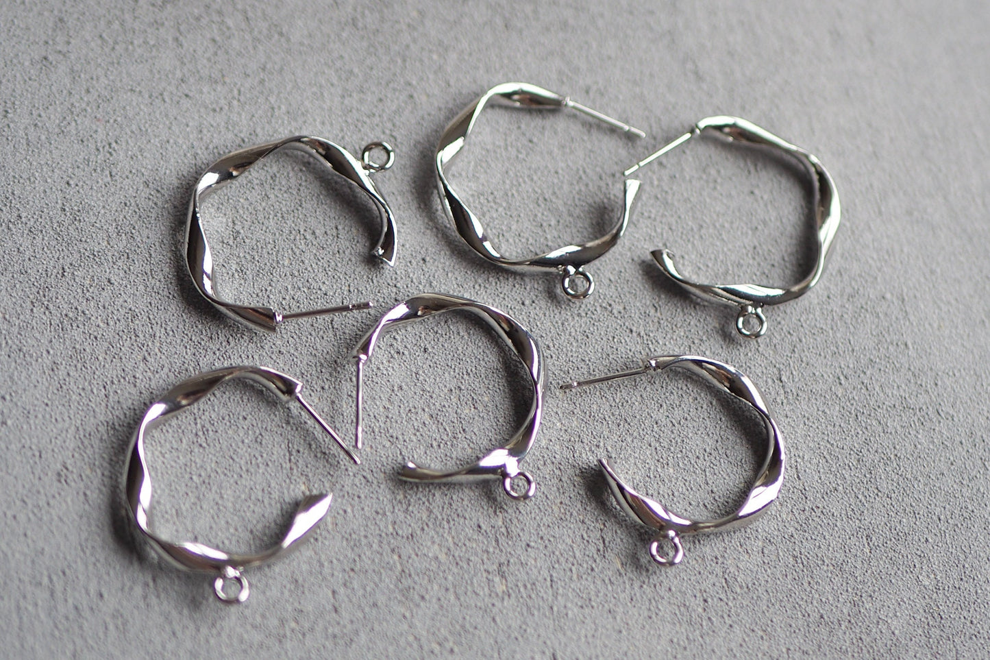3 Paar Ohrstecker 22x18mm, gedrehte Halb-Kreolen echt vergoldet bzw. platiniert, Oval Ring gedreht, Schmuckzubehör