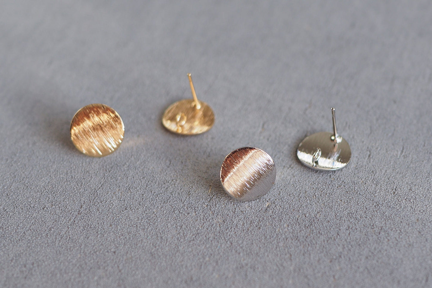 5 Paar 10mm gebogene Ohrstecker aus Messing, 18 Karat echt vergoldet o. platiniert Gold oder Silber, Schmuckzubehör