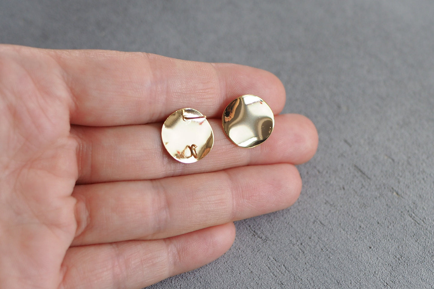 5 Paar 15mm Ohrstecker aus Messing, 18 Karat echt vergoldet, gebogener gewellter Kreis, Gold Silber Schmuckzubehör