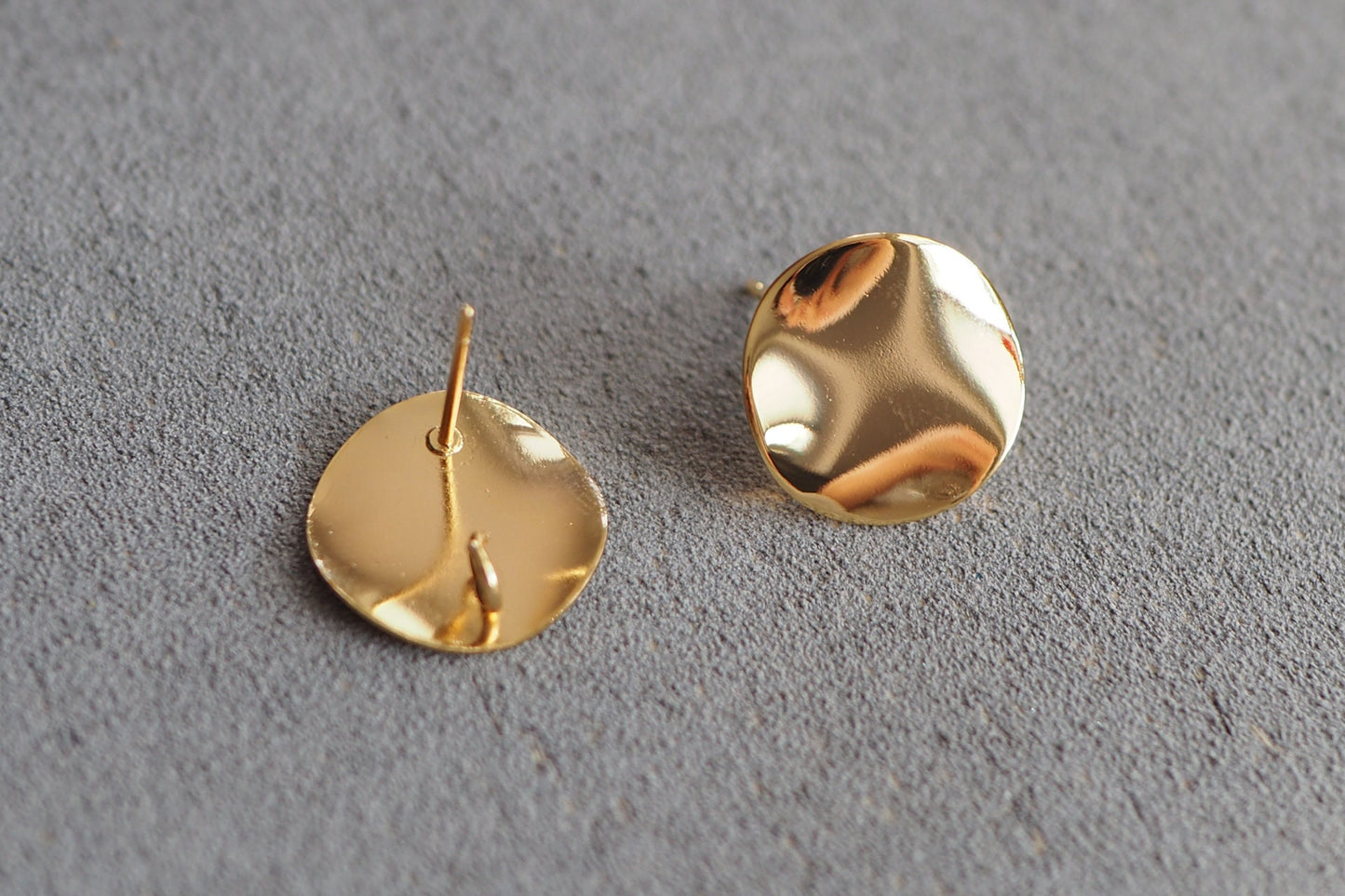 5 Paar 15mm Ohrstecker aus Messing, 18 Karat echt vergoldet, gebogener gewellter Kreis, Gold Silber Schmuckzubehör