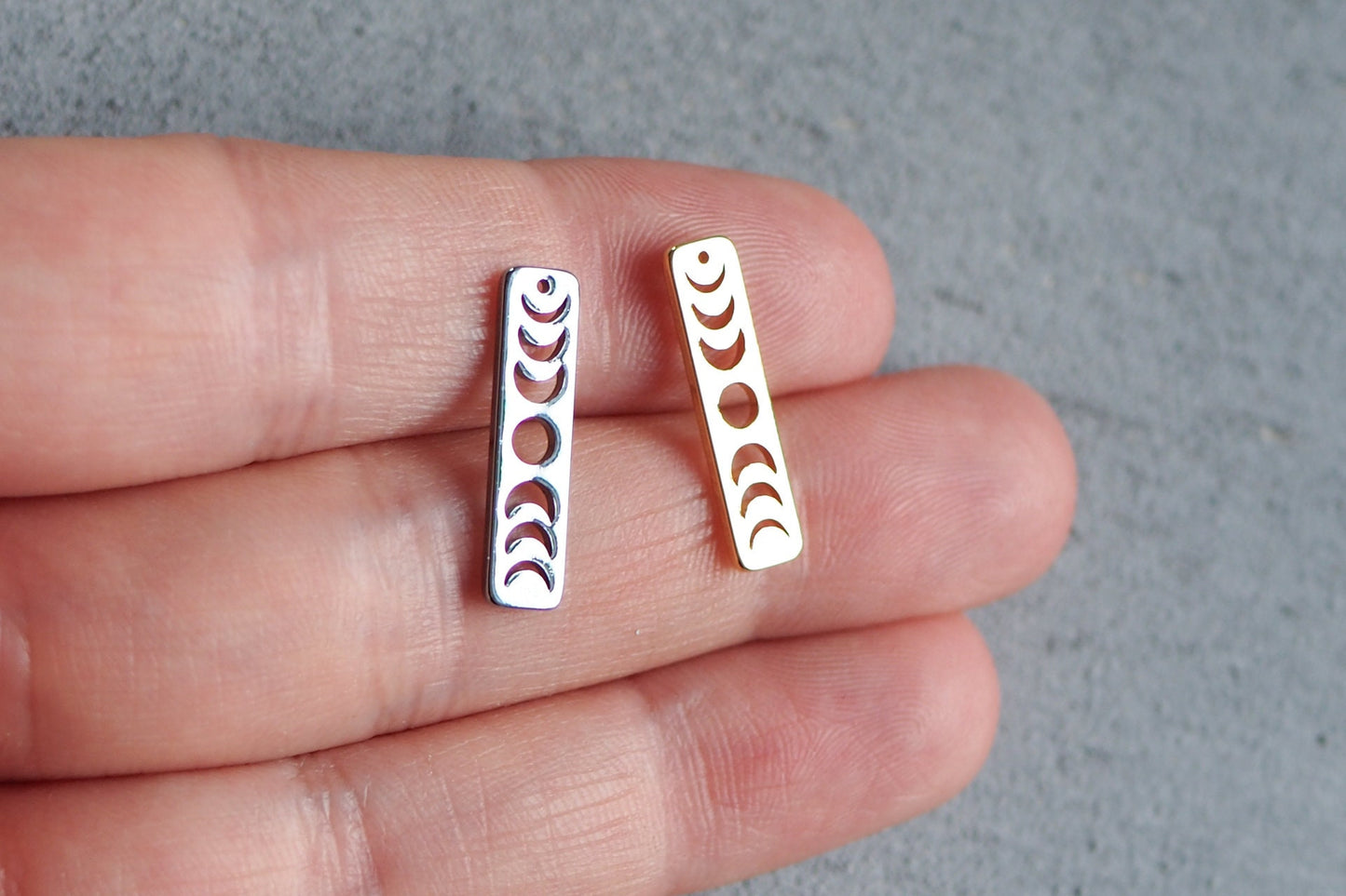 10 Mondphasen Anhänger, 20mm x 5mm, Messing 18 Karat echt vergoldet o. platiniert, Silber Gold Mond Phasen Schmuckzubehör