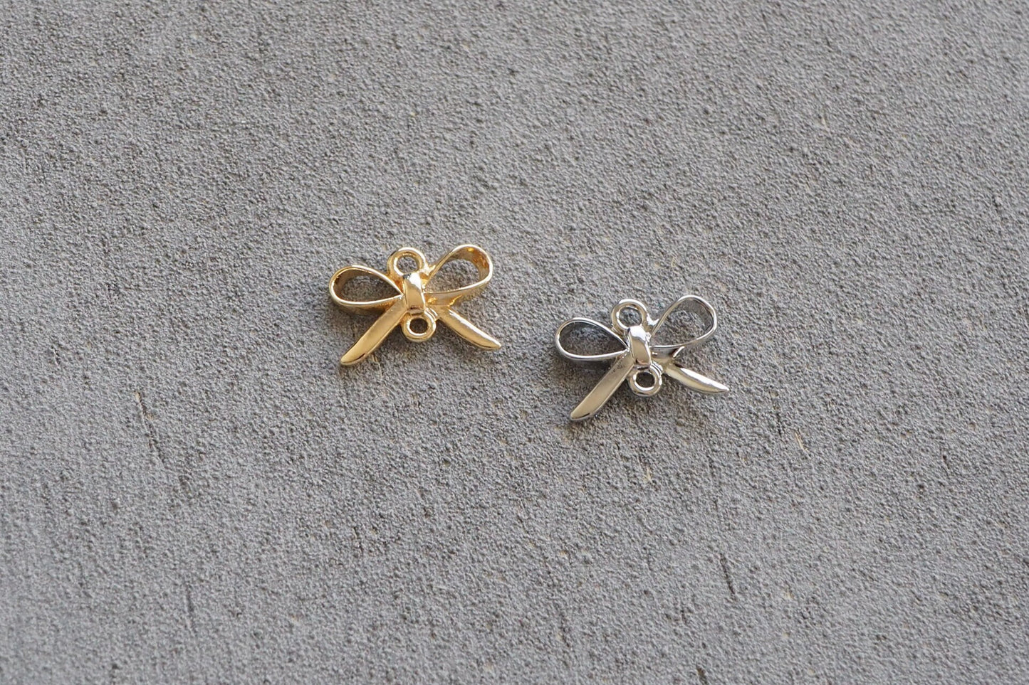 10 Schleifen Verbinder aus Messing echt vergoldet / platiniert, 14x10mm, Weihnachten Schleife Schleifchen, Schmuckzubehör