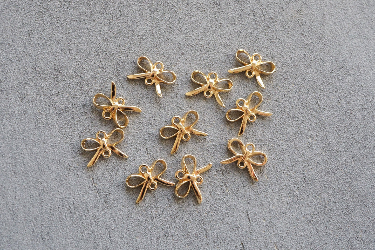 10 Schleifen Verbinder aus Messing echt vergoldet / platiniert, 14x10mm, Weihnachten Schleife Schleifchen, Schmuckzubehör