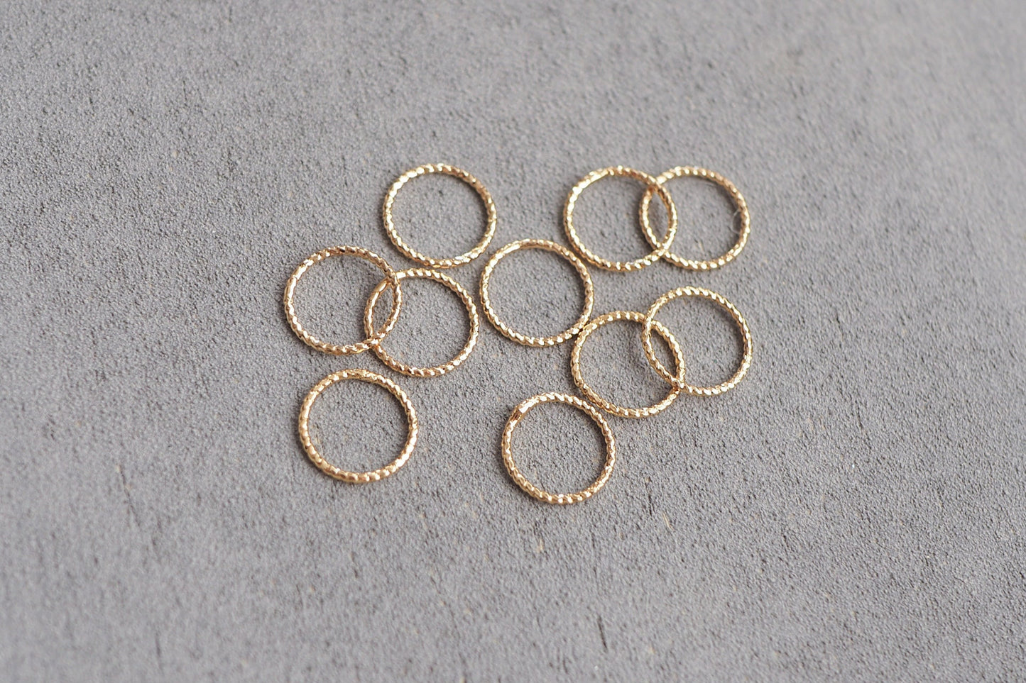 10 gedrehte glitzernde Ringe, 18 Karat echt vergoldet, 12mm, 18mm oder 30mm, kreisförmige Verbinder Anhänger aus Messing, Schmuckzubehör