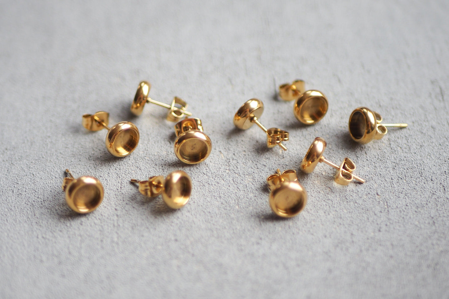 10 Ohrstecker Rohlinge mit Fassung aus Edelstahl in Gold, Silber, Roségold oder Schwarz, 6mm oder 10mm, Rohlinge Ohrringe Schmuckzubehör