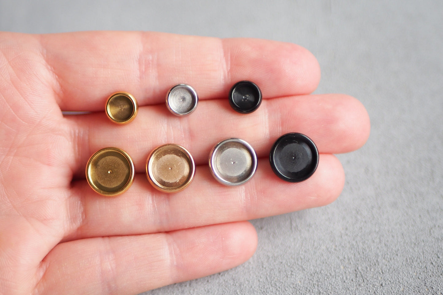 10 Ohrstecker Rohlinge mit Fassung aus Edelstahl in Gold, Silber, Roségold oder Schwarz, 6mm oder 10mm, Rohlinge Ohrringe Schmuckzubehör
