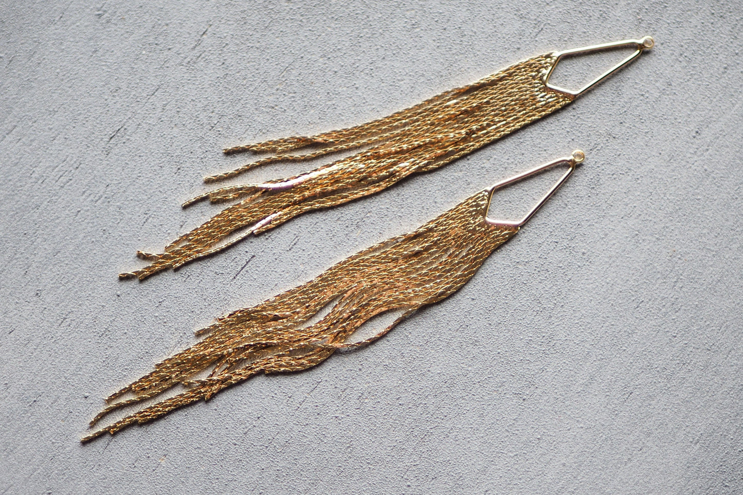 2 große Fransen Anhänger aus Messing 18 Karat echt vergoldet 12,5cm lang, Metallfransen Ketten Glieder, Schmuckzubehör