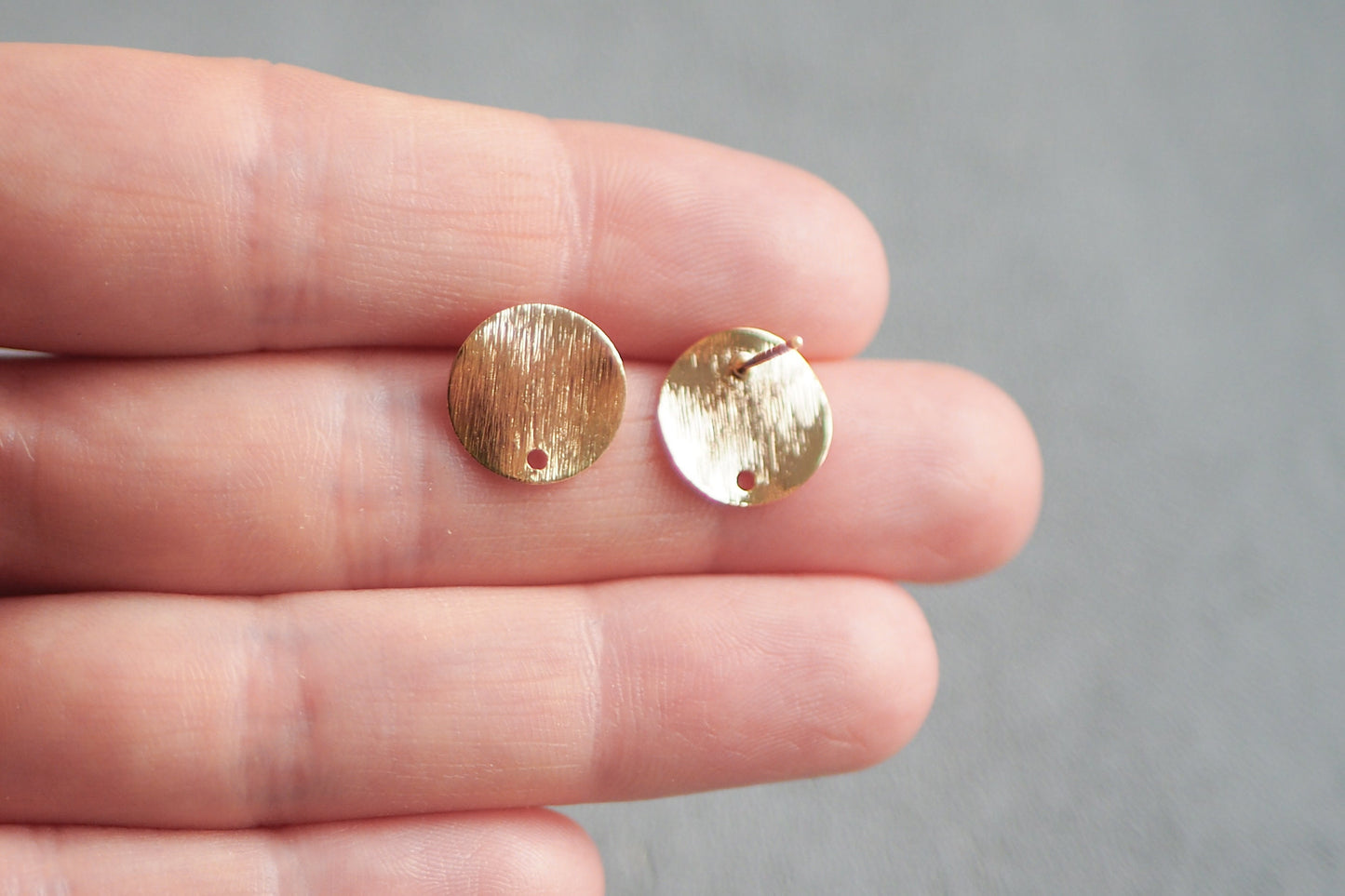 5 Paar 12mm gewellte Ohrstecker aus Messing, 18 Karat echt vergoldet, gebürstete Oberfläche, Gold Schmuck Ohrringe, Schmuckzubehör