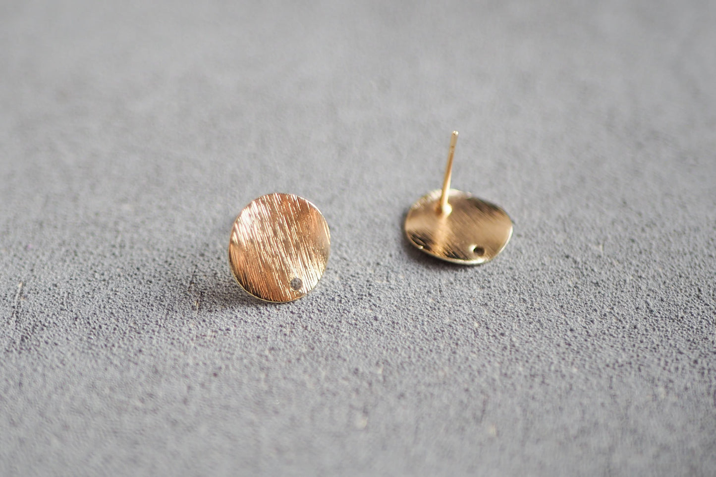 5 Paar 12mm gewellte Ohrstecker aus Messing, 18 Karat echt vergoldet, gebürstete Oberfläche, Gold Schmuck Ohrringe, Schmuckzubehör