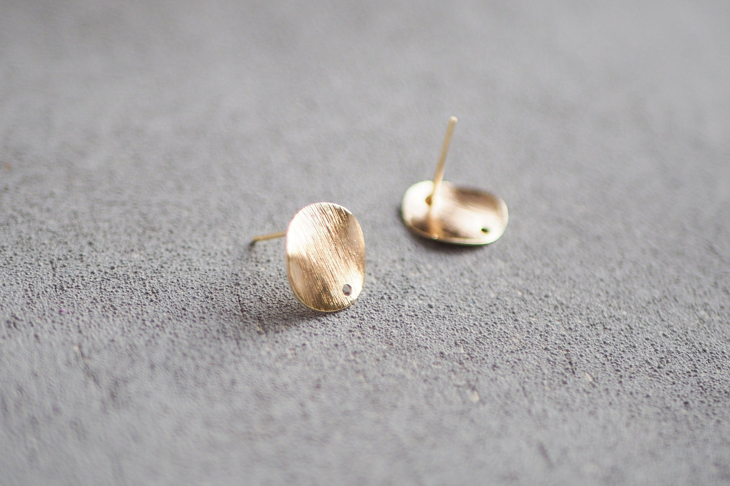 5 Paar 12mm gewellte Ohrstecker aus Messing, 18 Karat echt vergoldet, gebürstete Oberfläche, Gold Schmuck Ohrringe, Schmuckzubehör