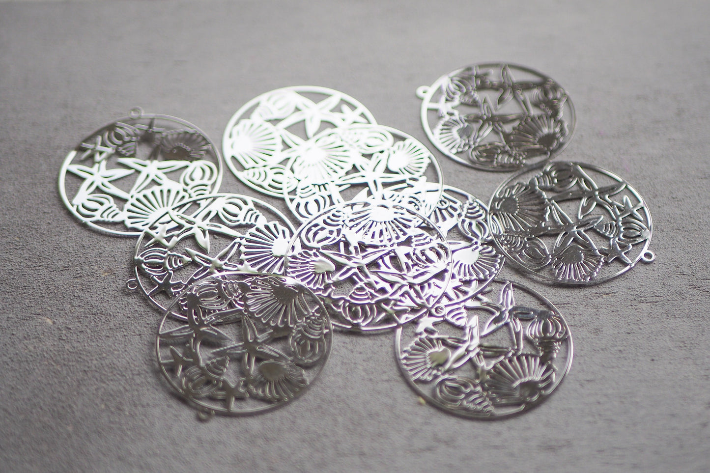 10 sommerliche Anhänger aus Messing, 40mm, Gold und Silber, Muscheln Meer Sommer Strand Insel Seestern Spitzmuschel, cut out, Schmuckzubehör