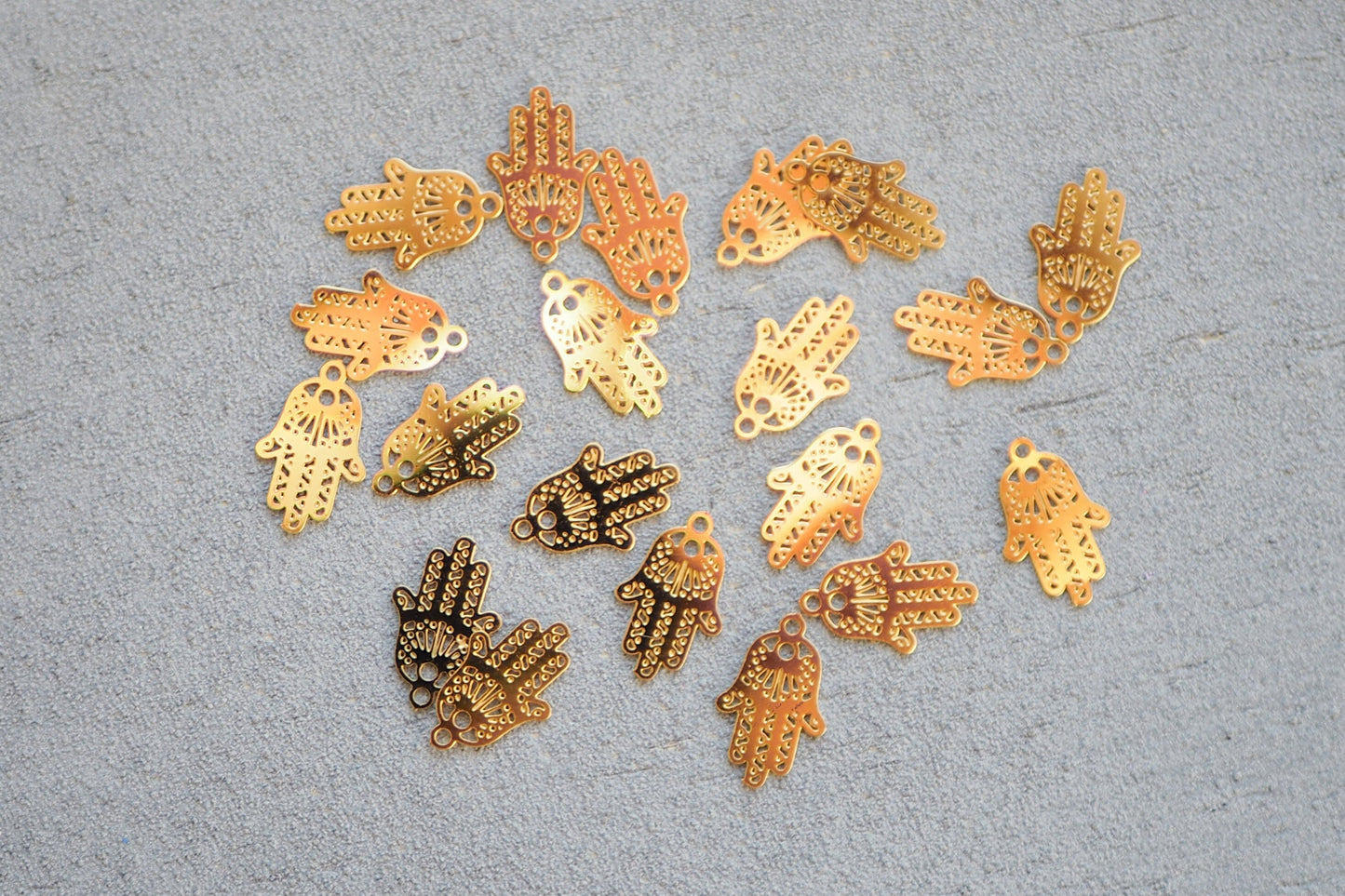 10x kleiner Hand Anhänger aus Edelstahl, 19mm in Gold, Hand der Fatima Mirjam Maria, Schutzsymbol, Schmuckzubehör, 18 Karat echt vergoldet