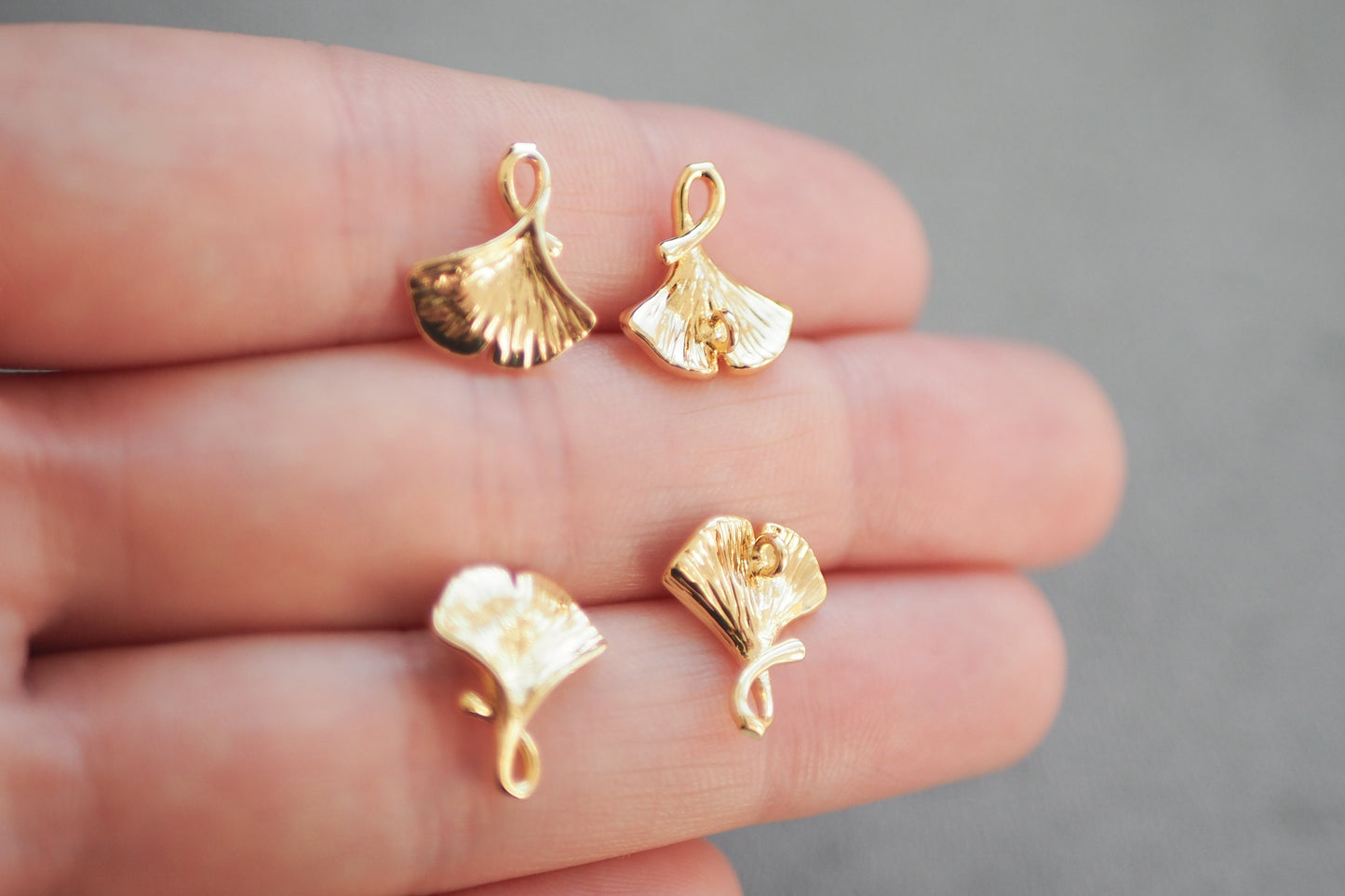 10 Ginkgo Blatt Verbinder, 14mm x 12mm, 18 Karat echt vergoldet, Ginkgoblatt Blätter Laub Herbst, Schmuckzubehör Gold
