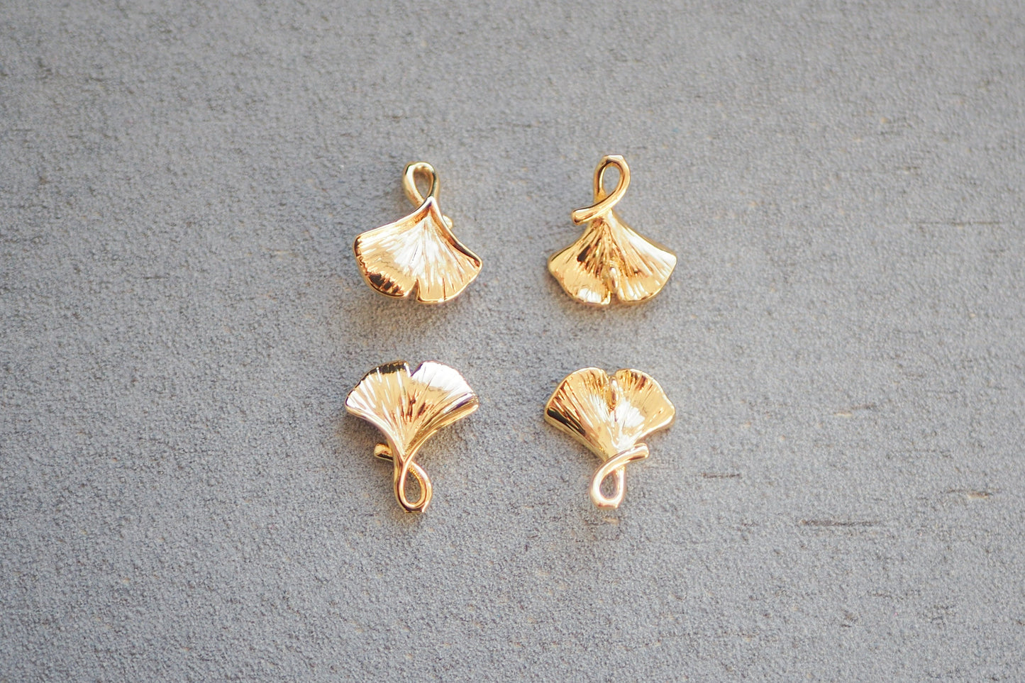 10 Ginkgo Blatt Verbinder, 14mm x 12mm, 18 Karat echt vergoldet, Ginkgoblatt Blätter Laub Herbst, Schmuckzubehör Gold