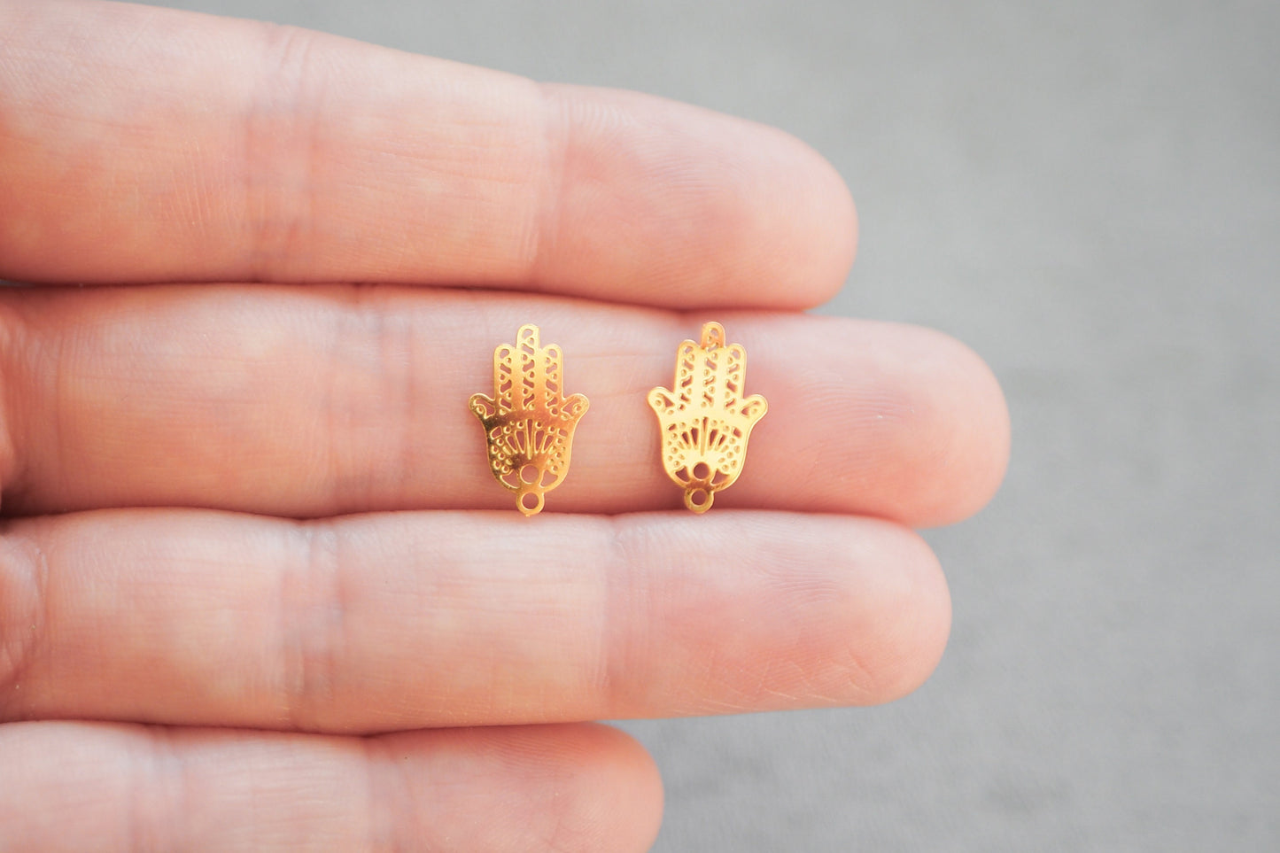 10x kleiner Hand Anhänger aus Edelstahl, 19mm in Gold, Hand der Fatima Mirjam Maria, Schutzsymbol, Schmuckzubehör, 18 Karat echt vergoldet