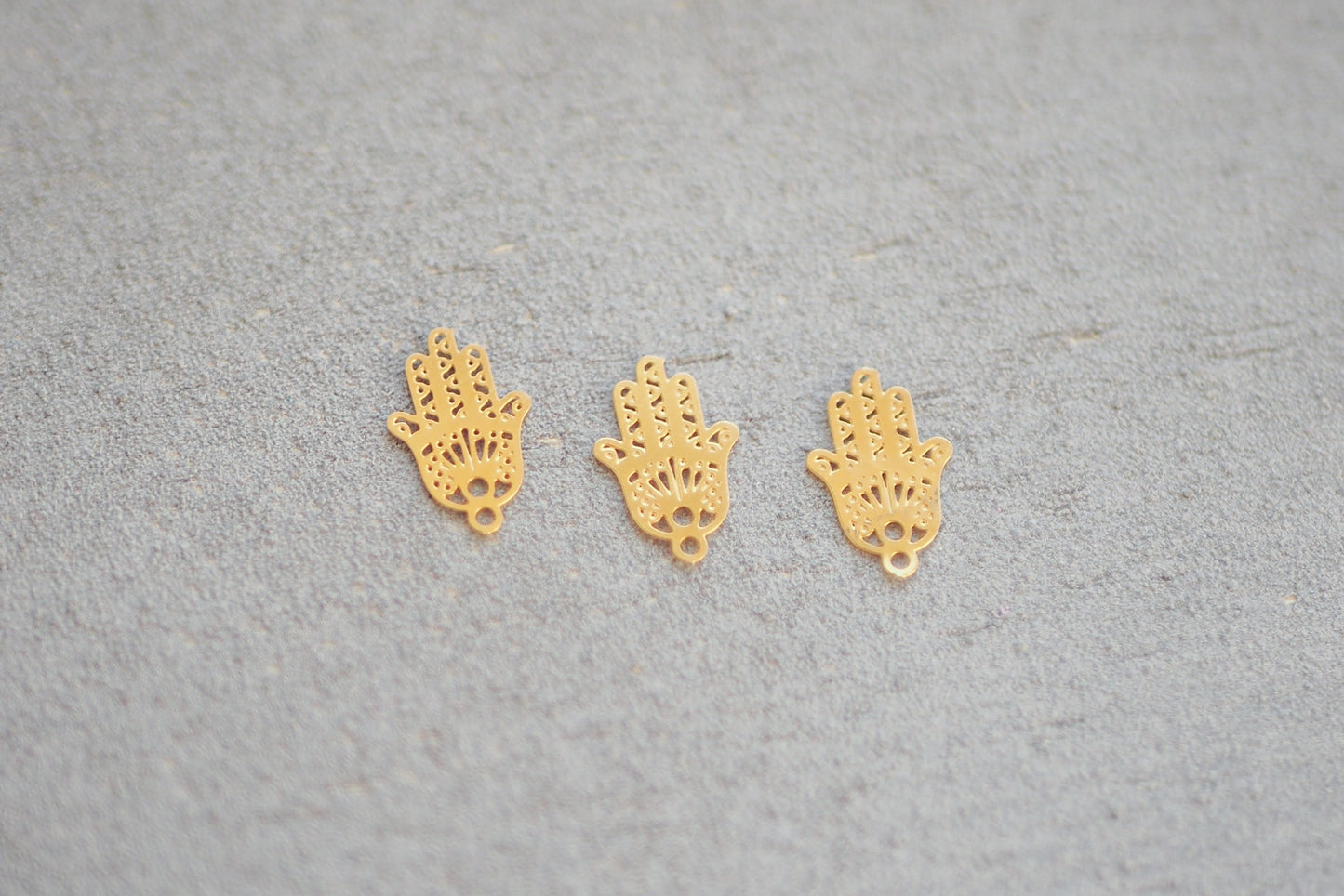 10x kleiner Hand Anhänger aus Edelstahl, 19mm in Gold, Hand der Fatima Mirjam Maria, Schutzsymbol, Schmuckzubehör, 18 Karat echt vergoldet
