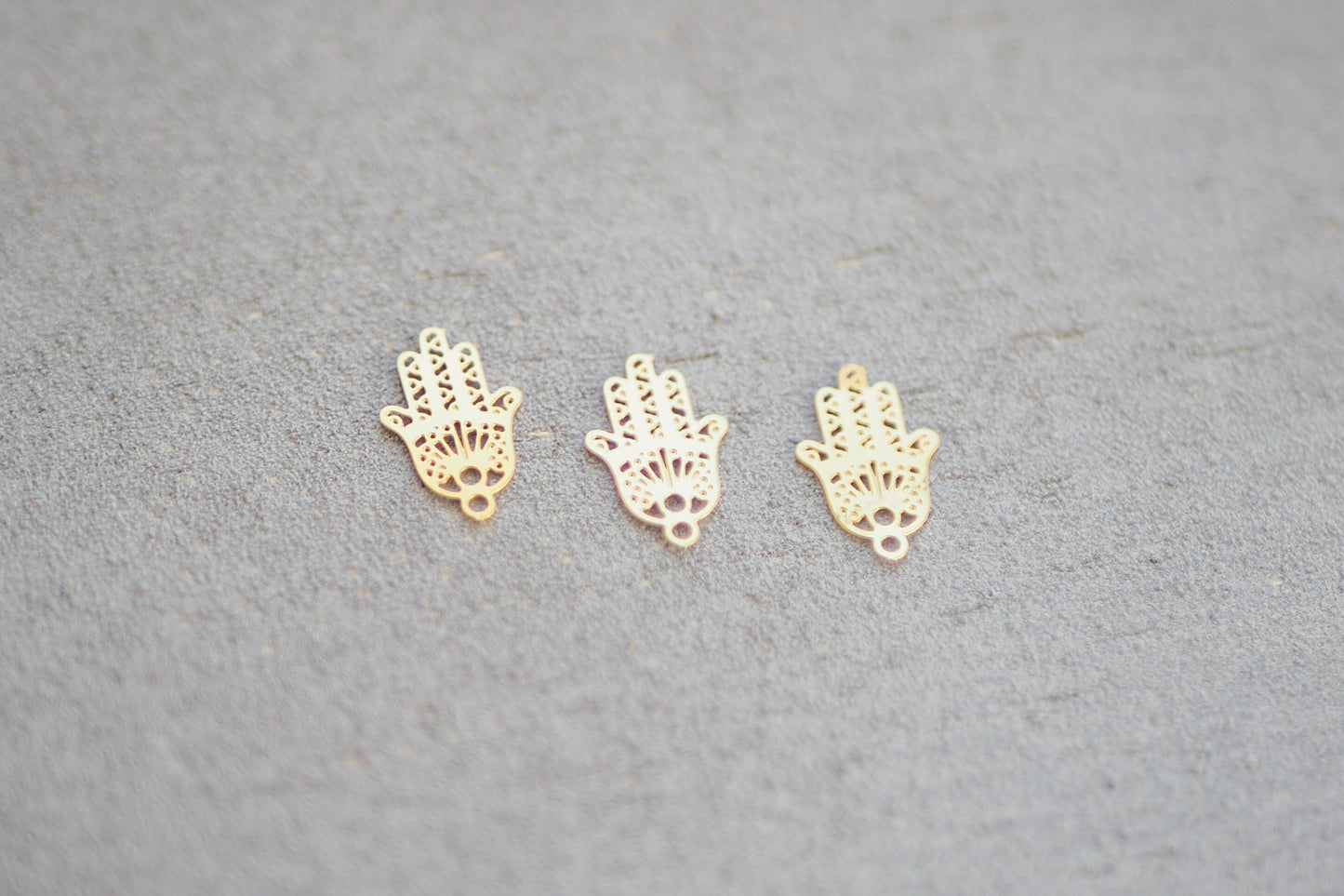 10x kleiner Hand Anhänger aus Edelstahl, 19mm in Gold, Hand der Fatima Mirjam Maria, Schutzsymbol, Schmuckzubehör, 18 Karat echt vergoldet