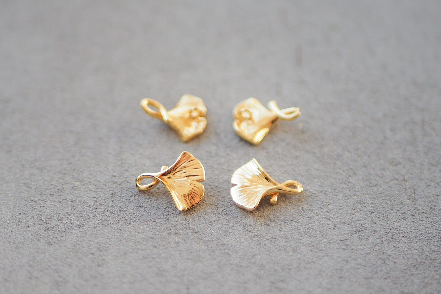 10 Ginkgo Blatt Verbinder, 14mm x 12mm, 18 Karat echt vergoldet, Ginkgoblatt Blätter Laub Herbst, Schmuckzubehör Gold