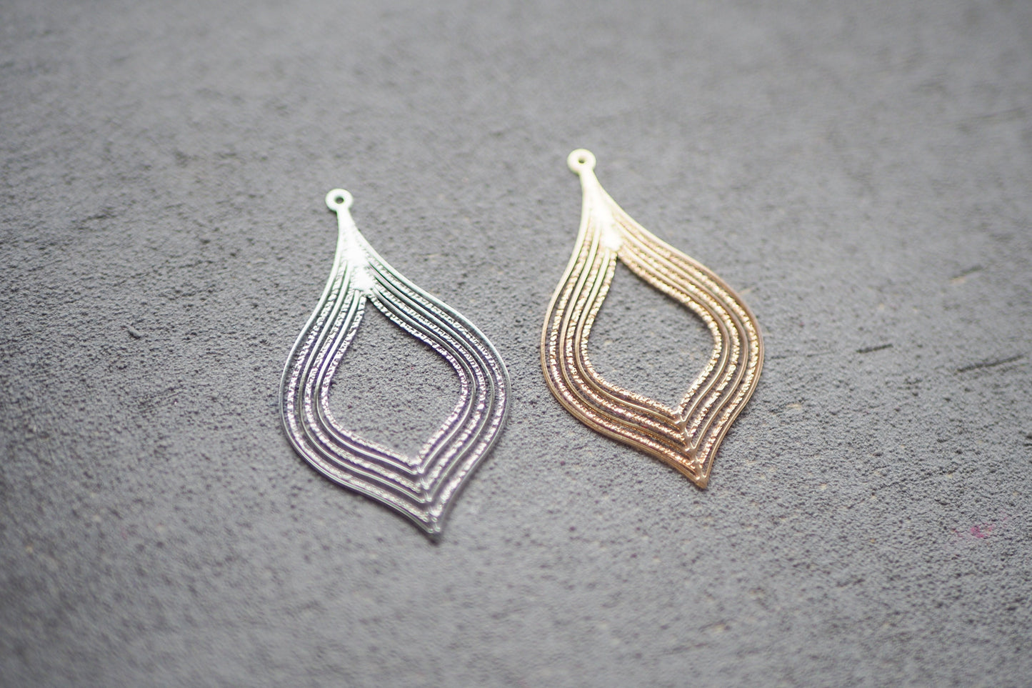 10x filigrane Anhänger aus Messing, 39mm in Gold oder Silber, Ornament, Schmuckzubehör