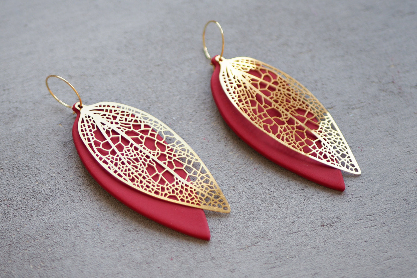 10x große filigrane Blatt Anhänger aus Edelstahl, 64mm x 27mm, 18 Karat echt vergoldet, Herbst Blätter Blattskelett, Schmuckzubehör
