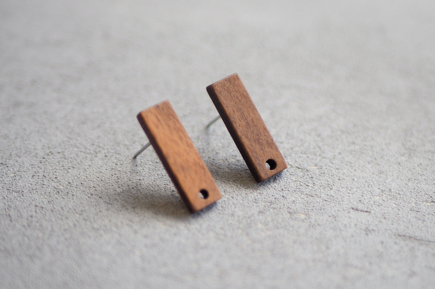 10x Holz Ohrstecker rechteckig, 20mm x 6,5mm, Schmuckzubehör für DIY Schmuck, Rechteck Viereck Walnuss Holz Ohrringe Ohrschmuck