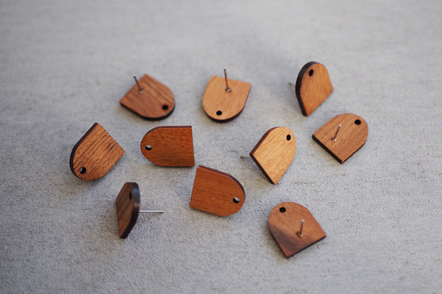 10x Holz Ohrstecker U-Form, 17mm x 14,5mm, Schmuckzubehör für DIY Schmuck, halbes Oval, Walnuss Holz Ohrringe Ohrschmuck