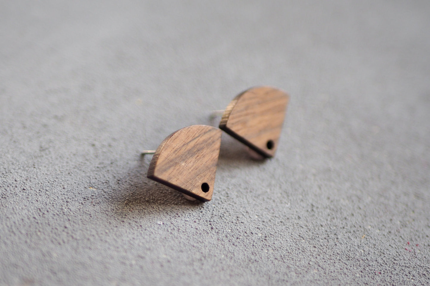 10x Holz Ohrstecker 1/4 Kreis, 14mm x 13mm, Schmuckzubehör für DIY Schmuck, Kuchenstück Viertelkreis Rund, Walnuss Holz Ohrringe Ohrschmuck