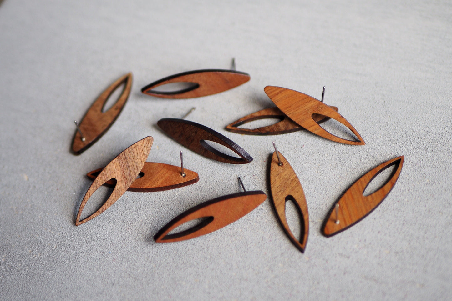 10x Holz Ohrstecker spitzes Oval, 36mm x 10mm, Schmuckzubehör für DIY Schmuck, Spitzoval Horseye, Walnuss Holz Ohrringe Ohrschmuck