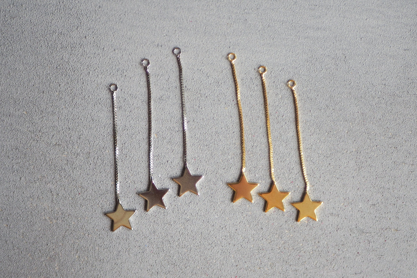 10 Stern Anhänger an Kette aus Messing, echt vergoldet o. platiniert, 56mm x 12mm, Weihnachten Sterne Ketten, Schmuckzubehör Gold Silber