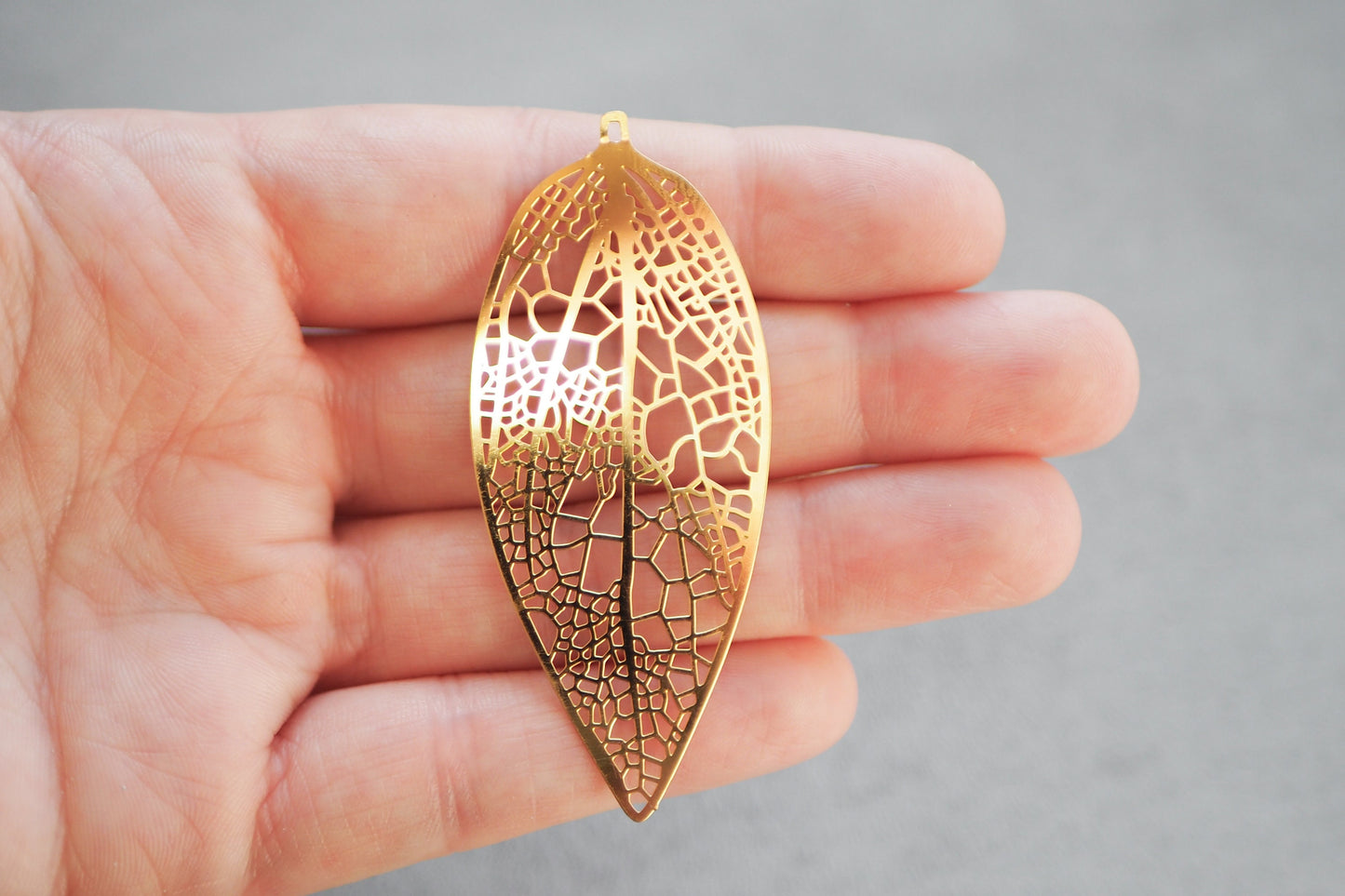10x große filigrane Blatt Anhänger aus Edelstahl, 64mm x 27mm, 18 Karat echt vergoldet, Herbst Blätter Blattskelett, Schmuckzubehör