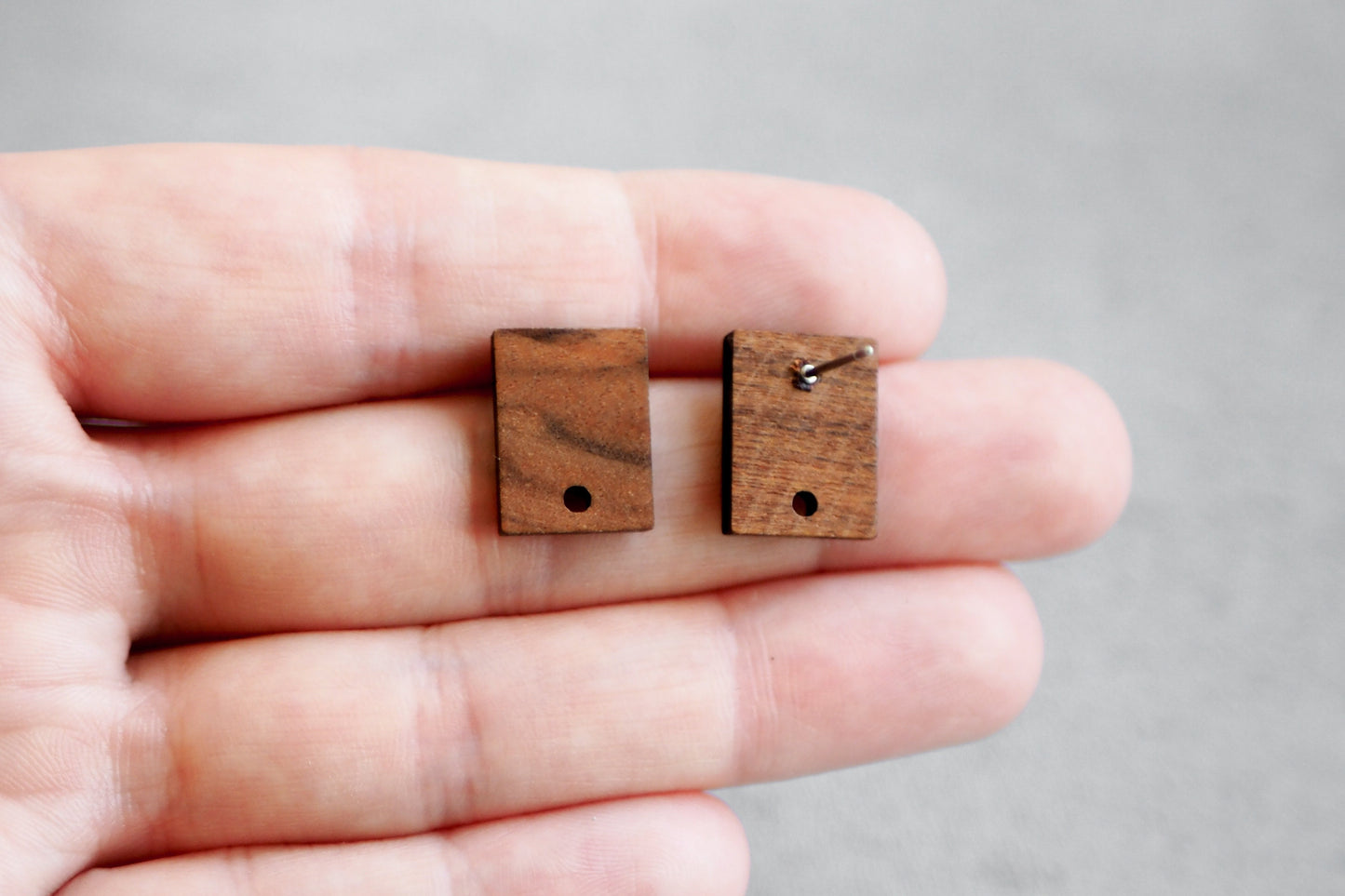 10x Holz Ohrstecker rechteckig, 15mm x 11mm, Schmuckzubehör für DIY Schmuck, Rechteck Viereck Walnuss Holz Ohrringe Ohrschmuck