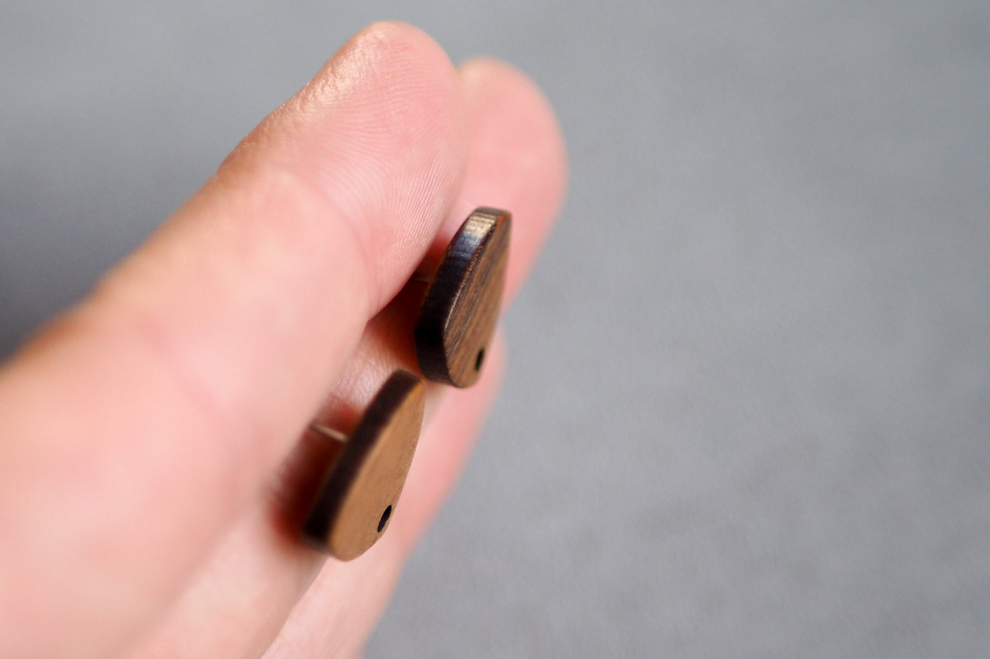 10x Holz Ohrstecker dreieckig, 14mm x 13mm, Schmuckzubehör für DIY Schmuck, Dreieck Walnuss Holz Ohrringe Ohrschmuck