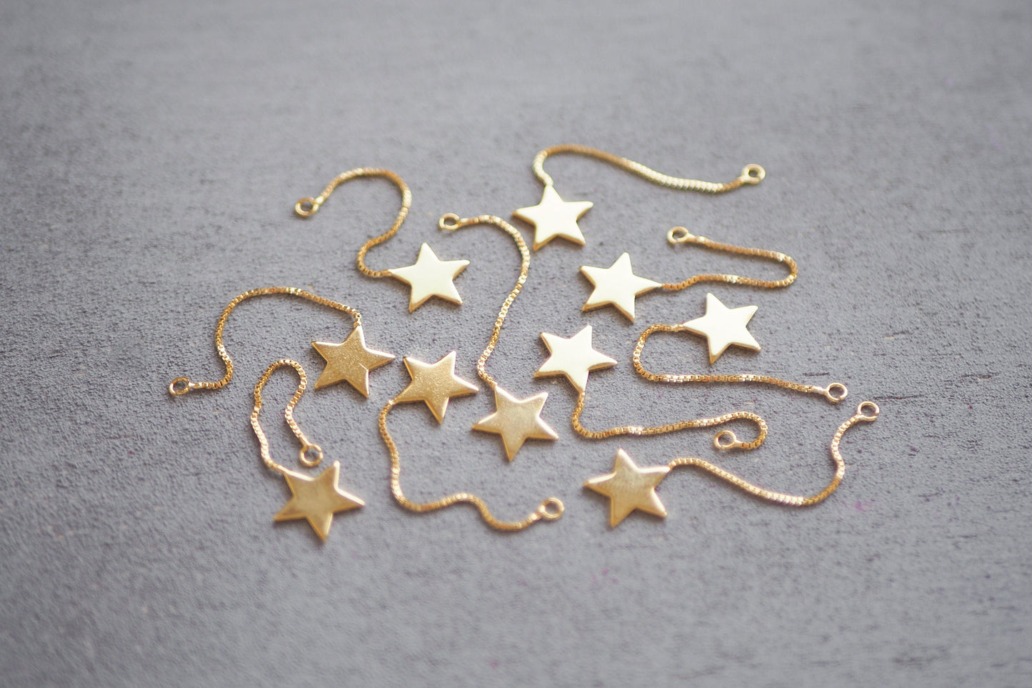 10 Stern Anhänger an Kette aus Messing, echt vergoldet o. platiniert, 56mm x 12mm, Weihnachten Sterne Ketten, Schmuckzubehör Gold Silber