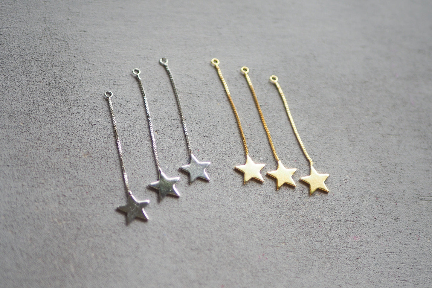 10 Stern Anhänger an Kette aus Messing, echt vergoldet o. platiniert, 56mm x 12mm, Weihnachten Sterne Ketten, Schmuckzubehör Gold Silber