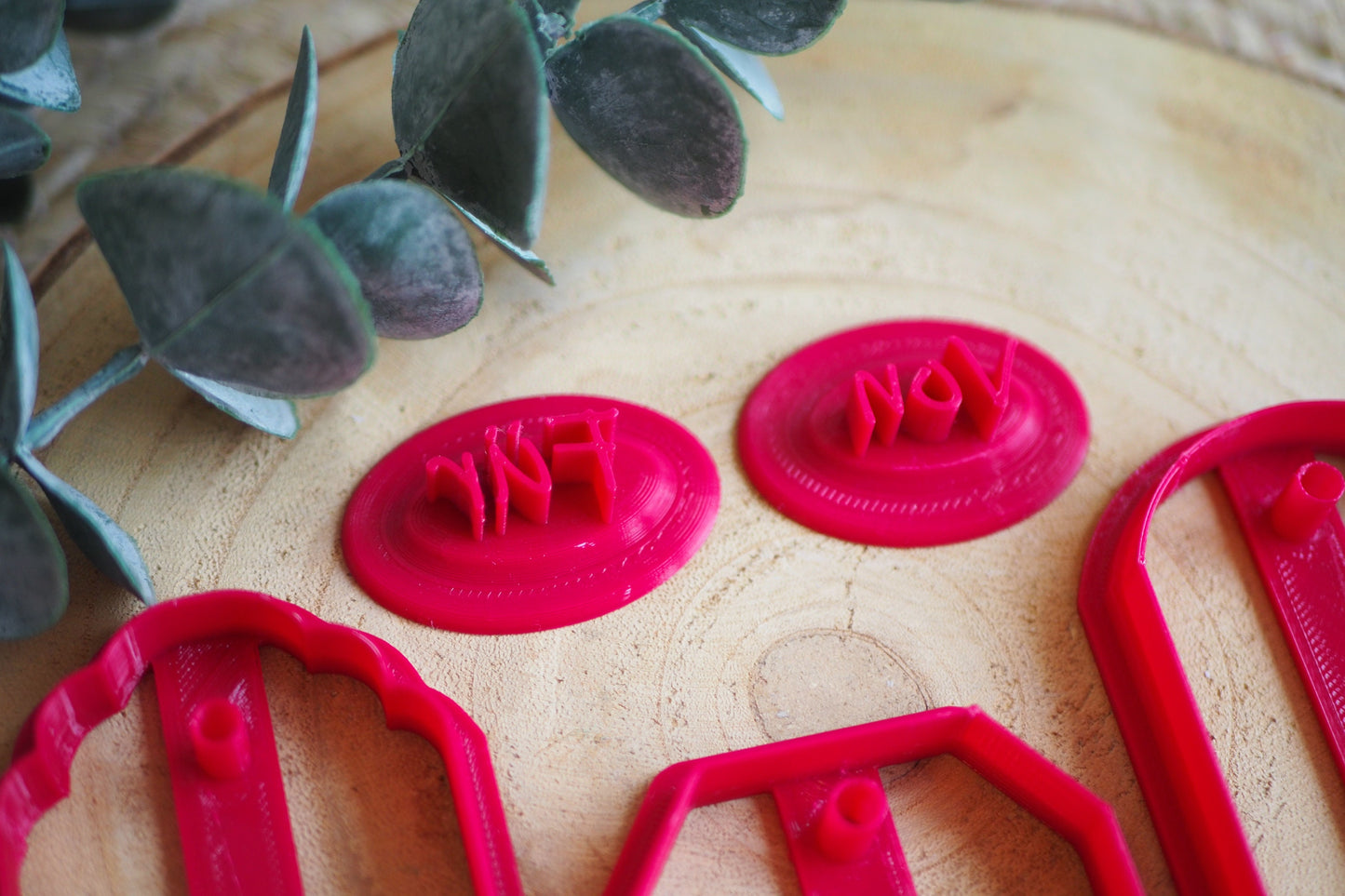 Geschenkanhänger Ausstecher für Polymer Ton (Fimo und Co.) mit Stempel, 8cm, Geschenk Weihnachten Weihnachtsbaum Winter, Cutter Werkzeug