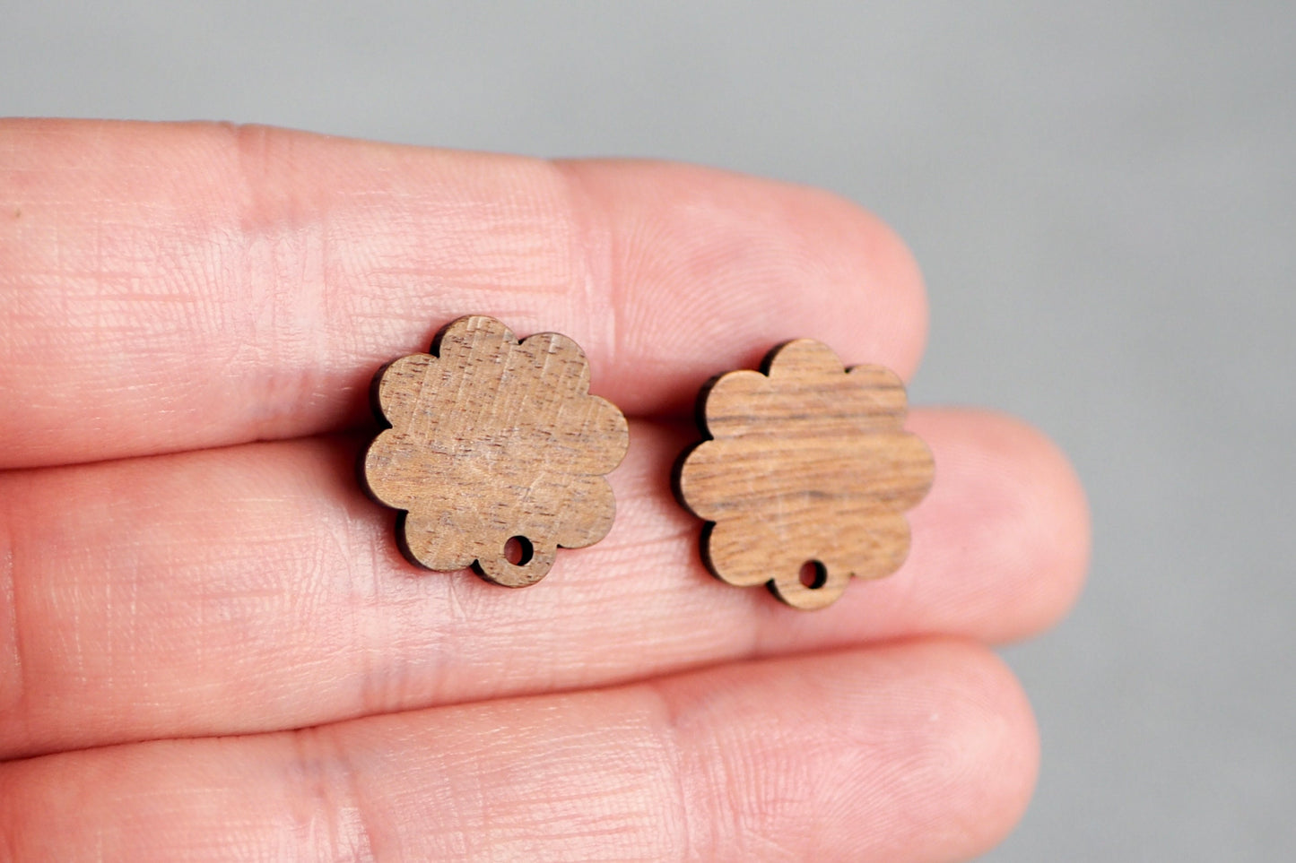 10x Holz Ohrstecker Blume, 16,5mm, Blumenform Blütenform Blüte, Schmuckzubehör für DIY Schmuck, Walnuss Holz Ohrringe Ohrschmuck