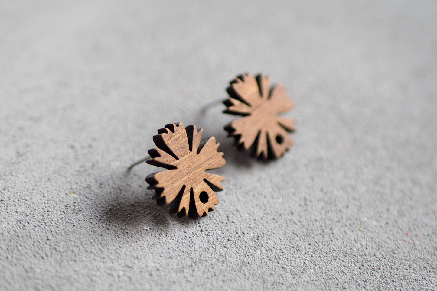 10x Holz Ohrstecker Blümenförmig, 17mm, Blumenform Blumen Blüte, Schmuckzubehör für DIY Schmuck, Walnuss Holz Ohrringe Ohrschmuck
