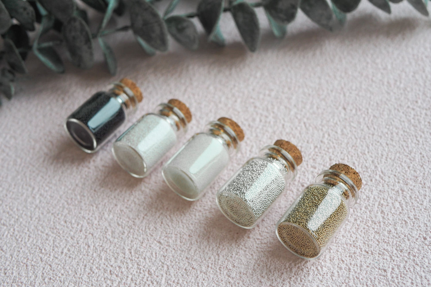 Mikroperlen aus Glas zur Schmuckherstellung mit Polymeton (FIMO), 0,6-0,8mm, Gold Silber Weiß Schwarz, 10g Micro Perlen Caviar Bubble Beads